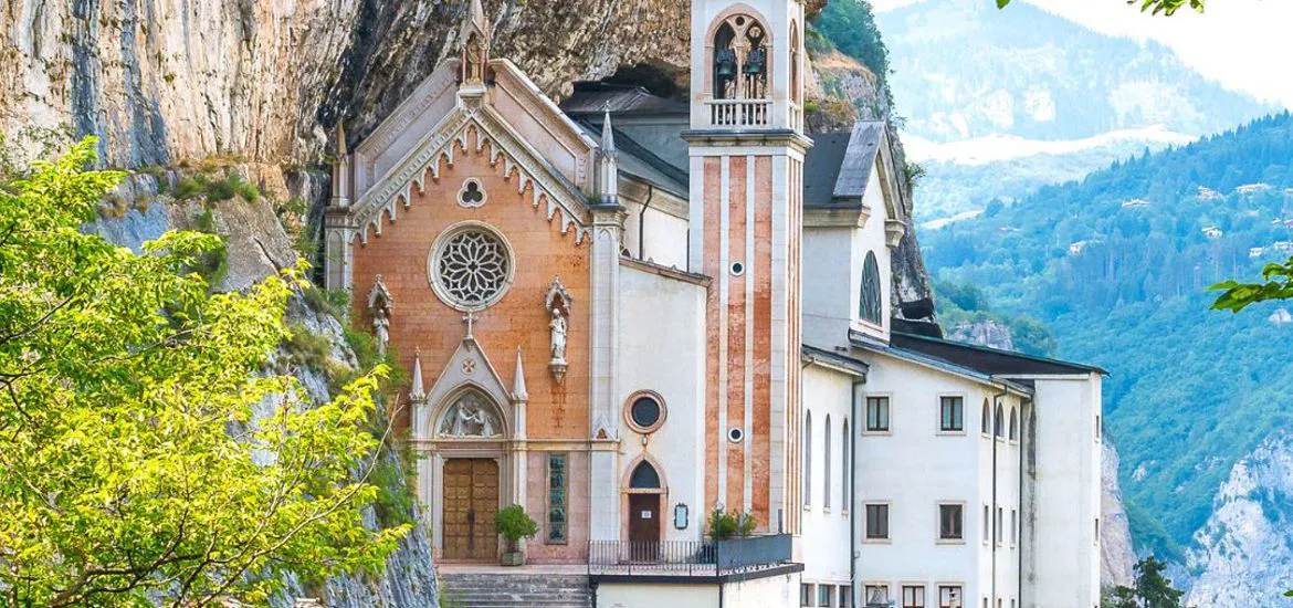 SANTUARIO MADONNA DELLA CORONA  e LAZISE